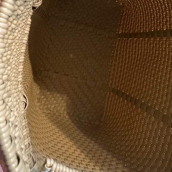 Elegant Tan Woven Tote Bag/ NWOT - Picture 7 of 9
